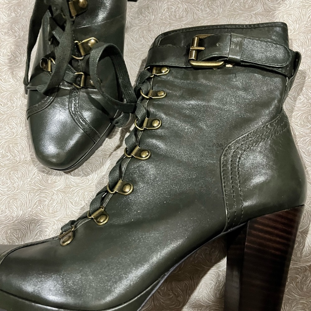 NIB Genuine Leather Dark Green Buttery Soft Heeled Boots